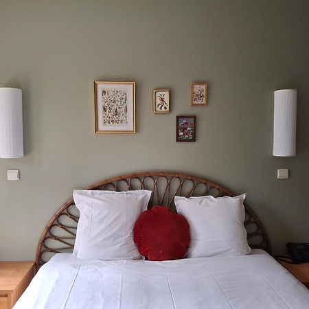 Hostellerie Du Lys Lamorlaye Eksteriør billede