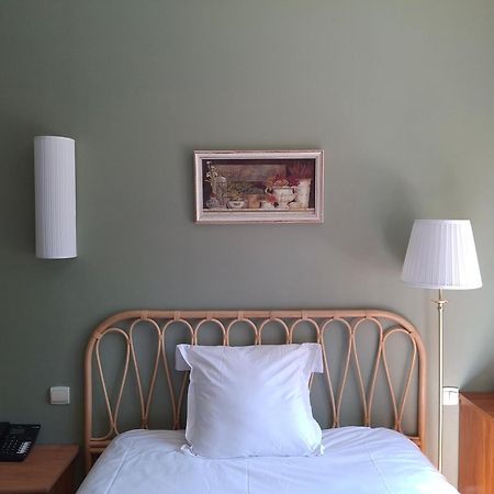 Hostellerie Du Lys Lamorlaye Eksteriør billede