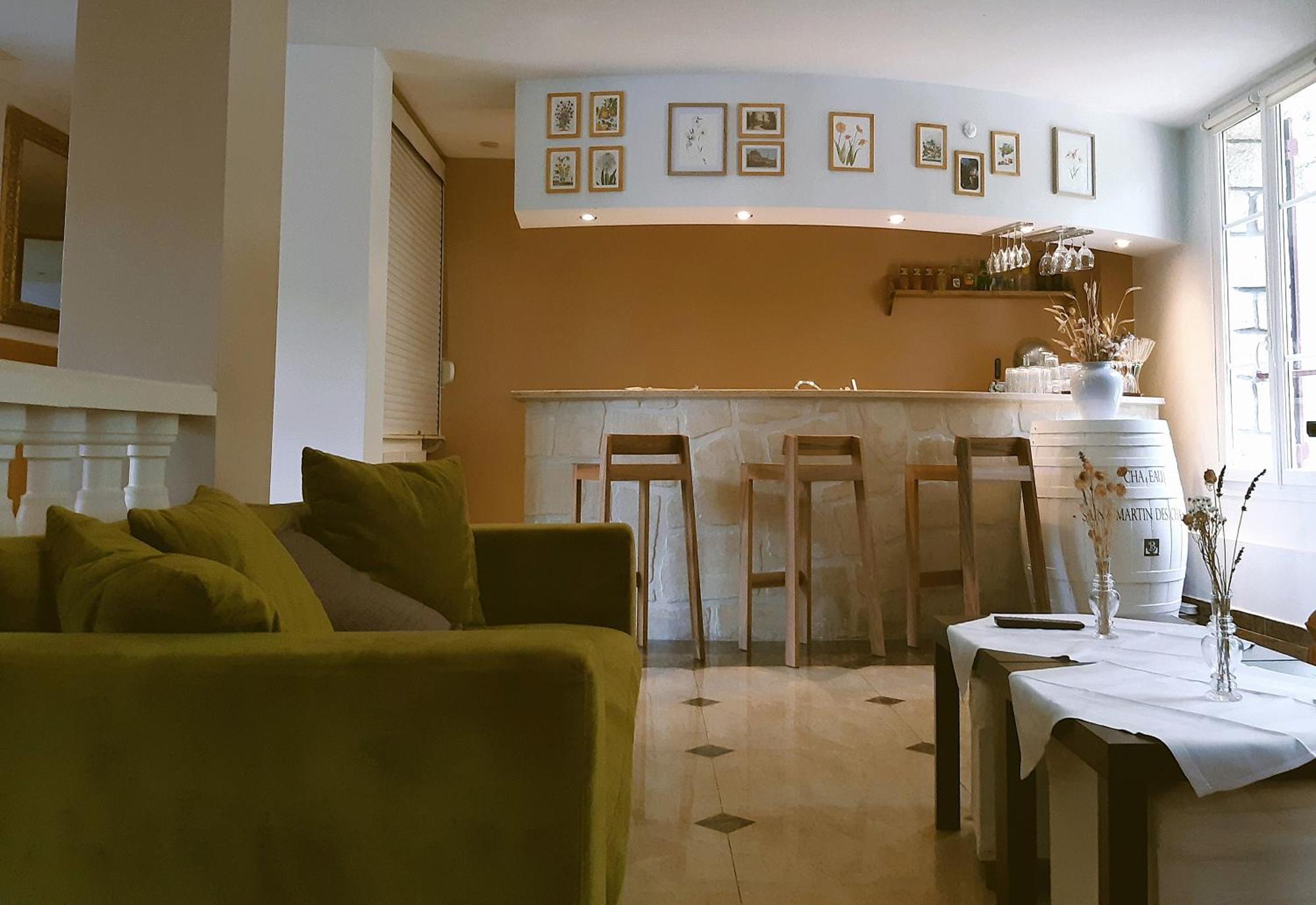 Hostellerie Du Lys Lamorlaye Eksteriør billede