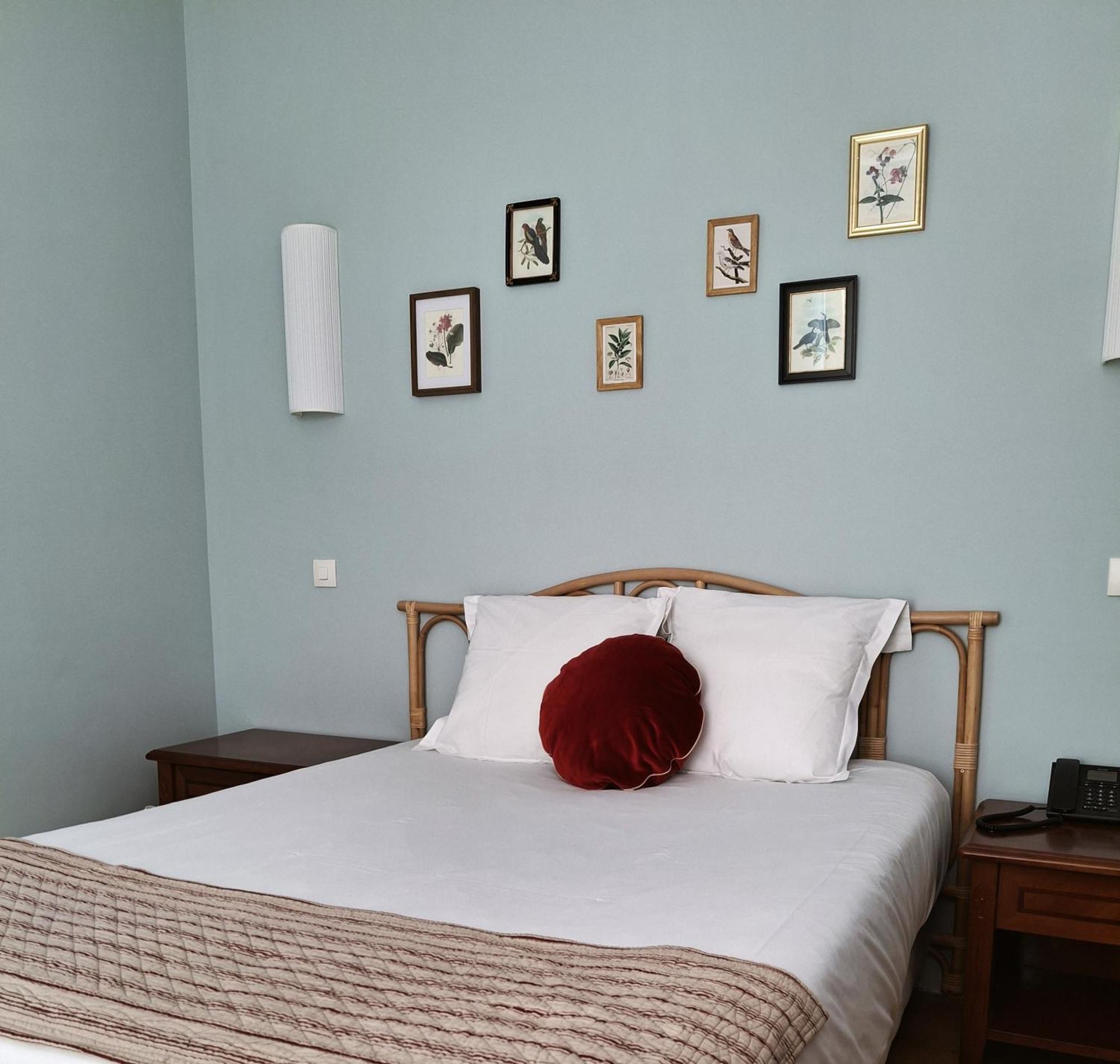 Hostellerie Du Lys Lamorlaye Eksteriør billede