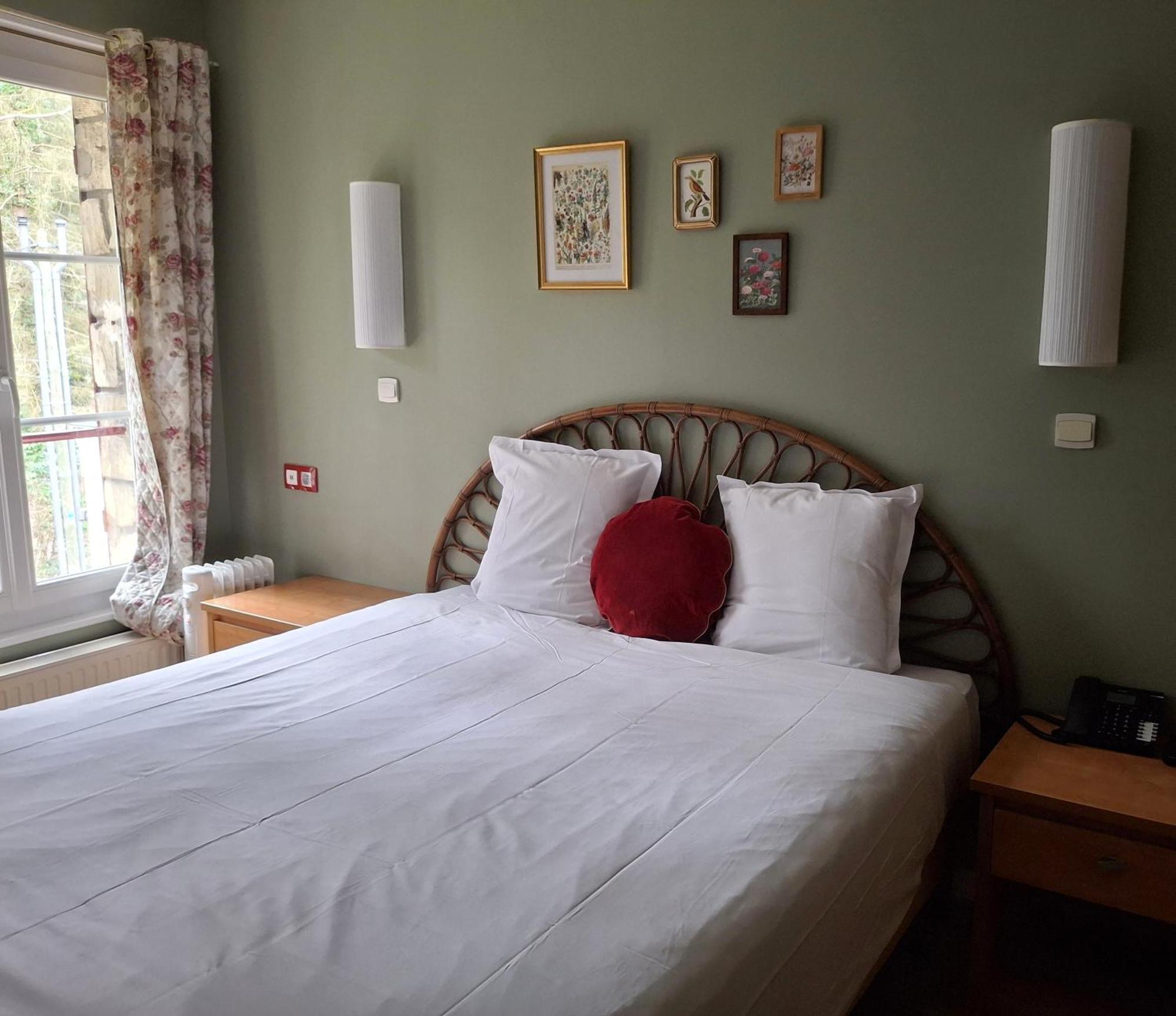 Hostellerie Du Lys Lamorlaye Eksteriør billede