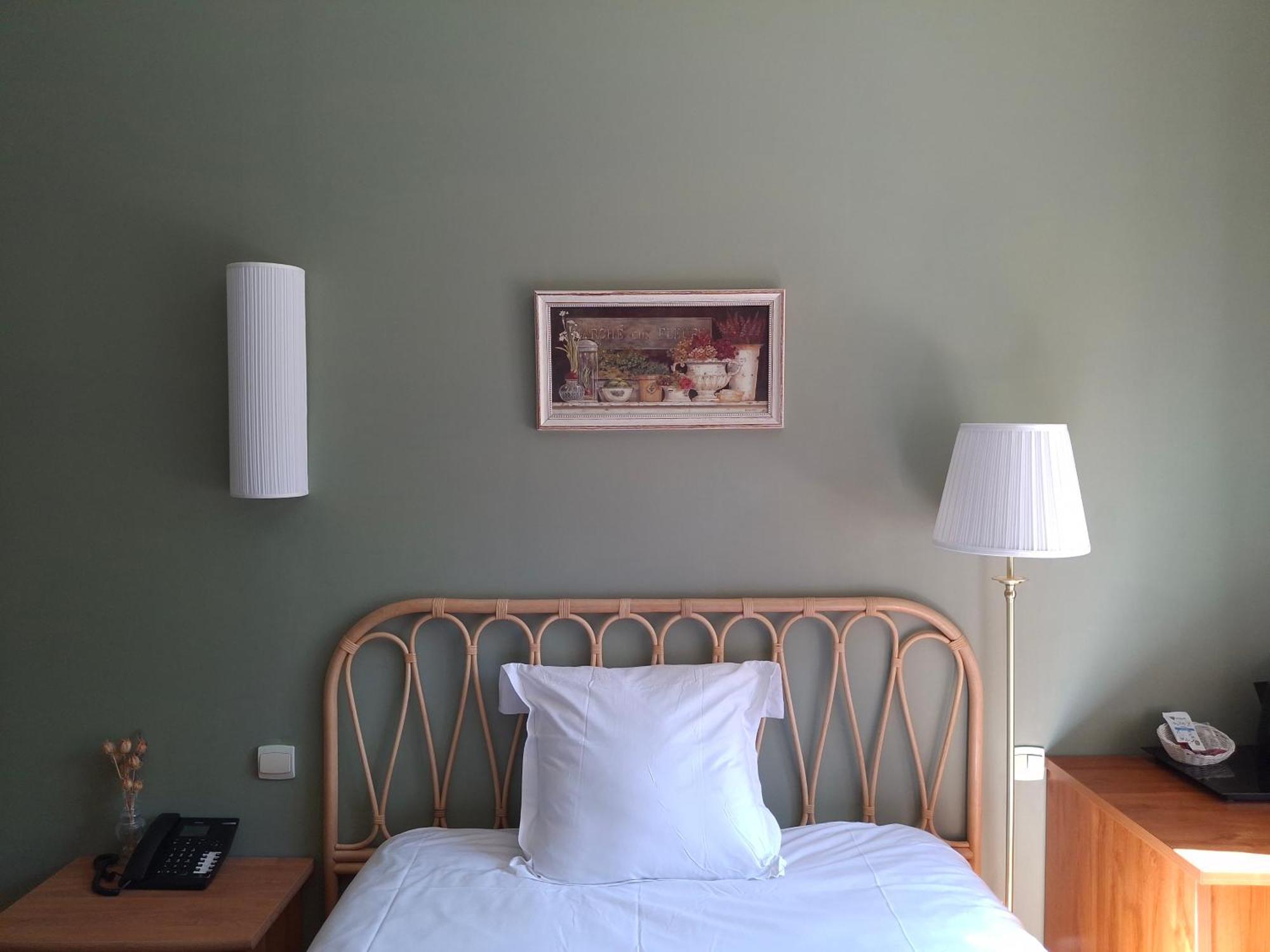 Hostellerie Du Lys Lamorlaye Eksteriør billede