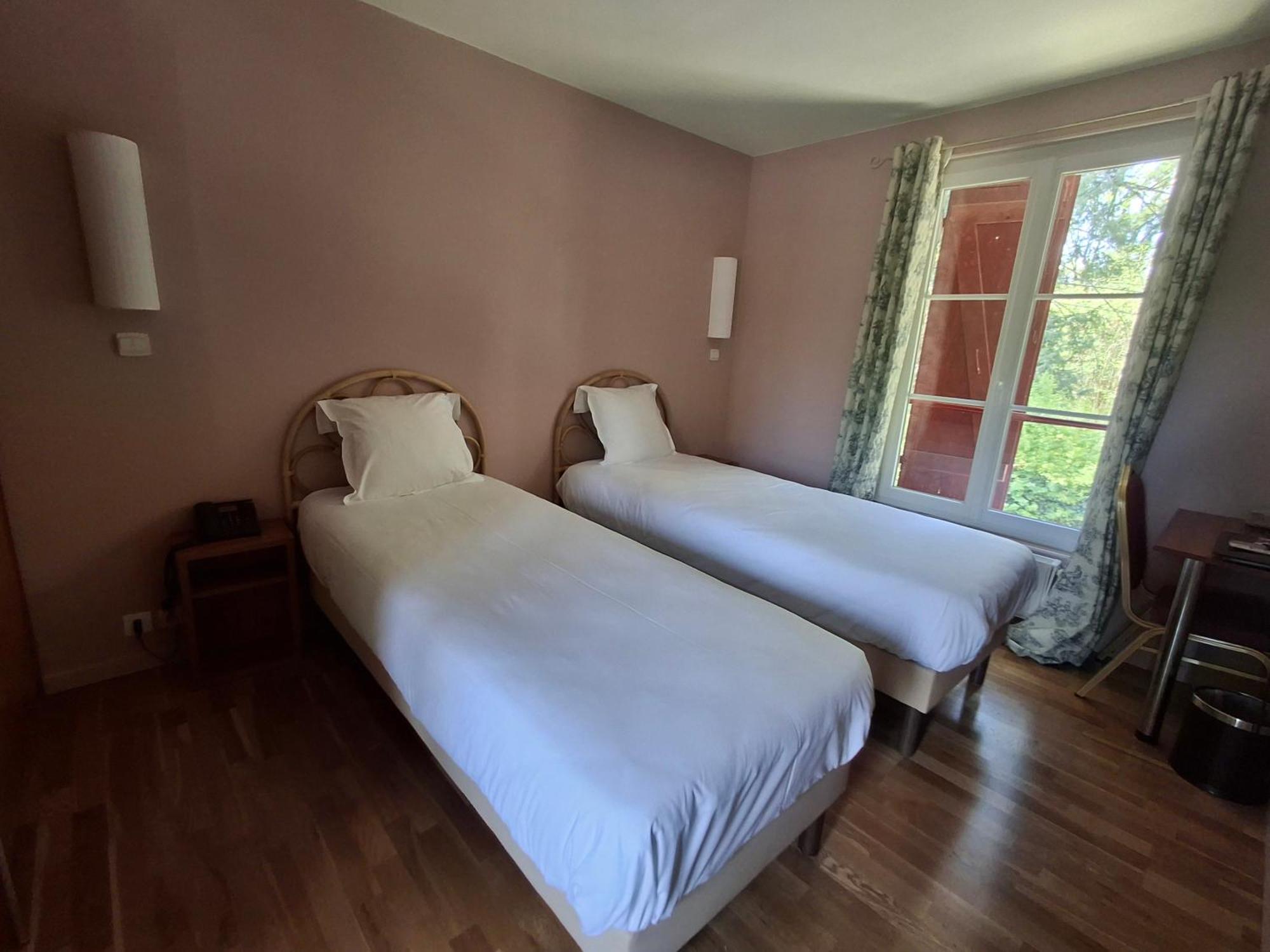 Hostellerie Du Lys Lamorlaye Eksteriør billede