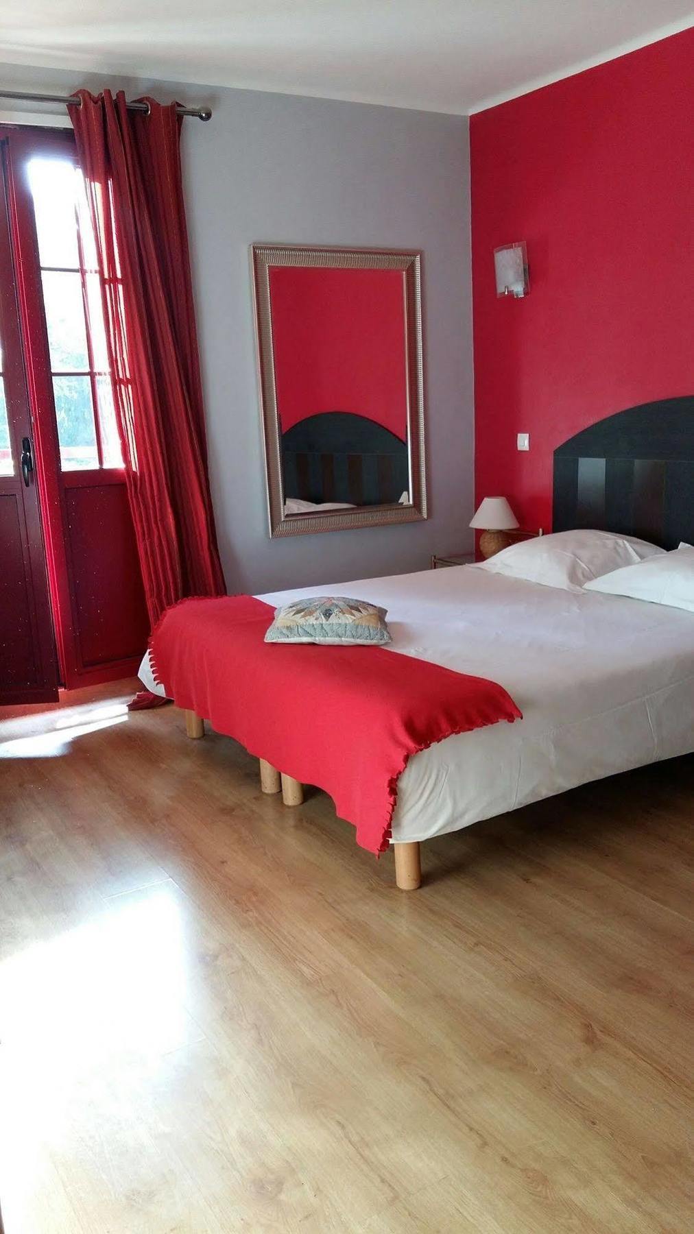 Hostellerie Du Lys Lamorlaye Eksteriør billede