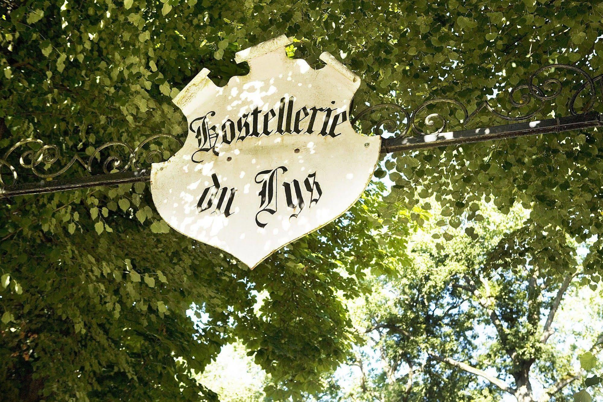 Hostellerie Du Lys Lamorlaye Eksteriør billede