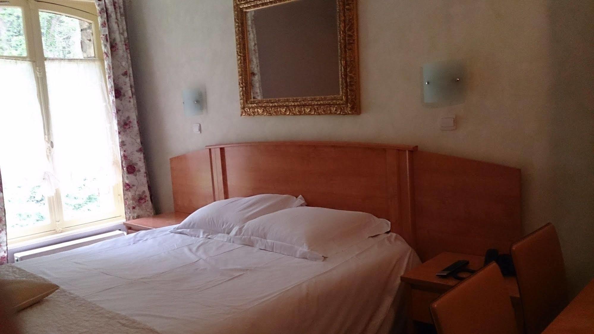 Hostellerie Du Lys Lamorlaye Eksteriør billede