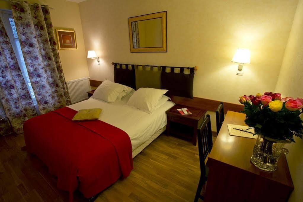 Hostellerie Du Lys Lamorlaye Eksteriør billede