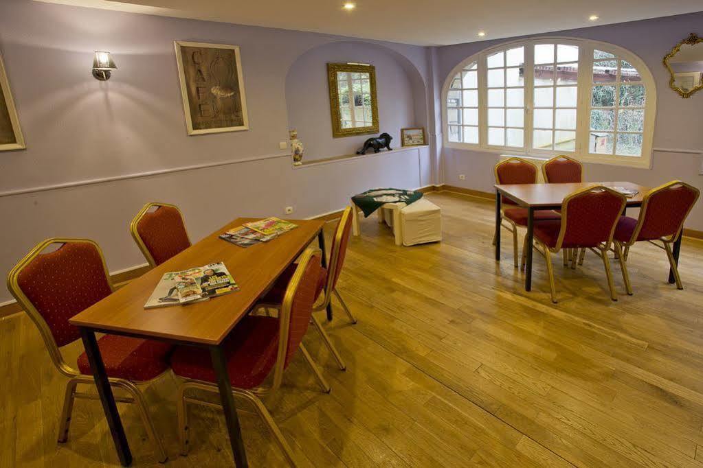 Hostellerie Du Lys Lamorlaye Eksteriør billede